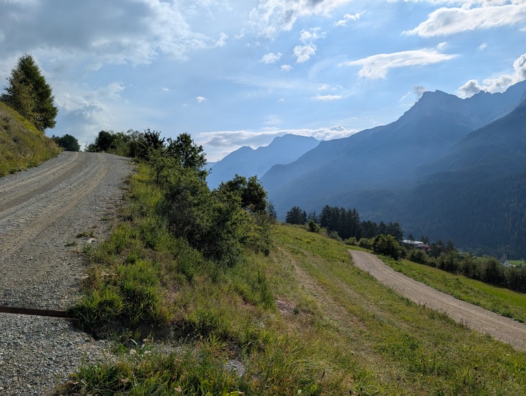 Image of De hoogte wandeling van Scuol naar Guarda
